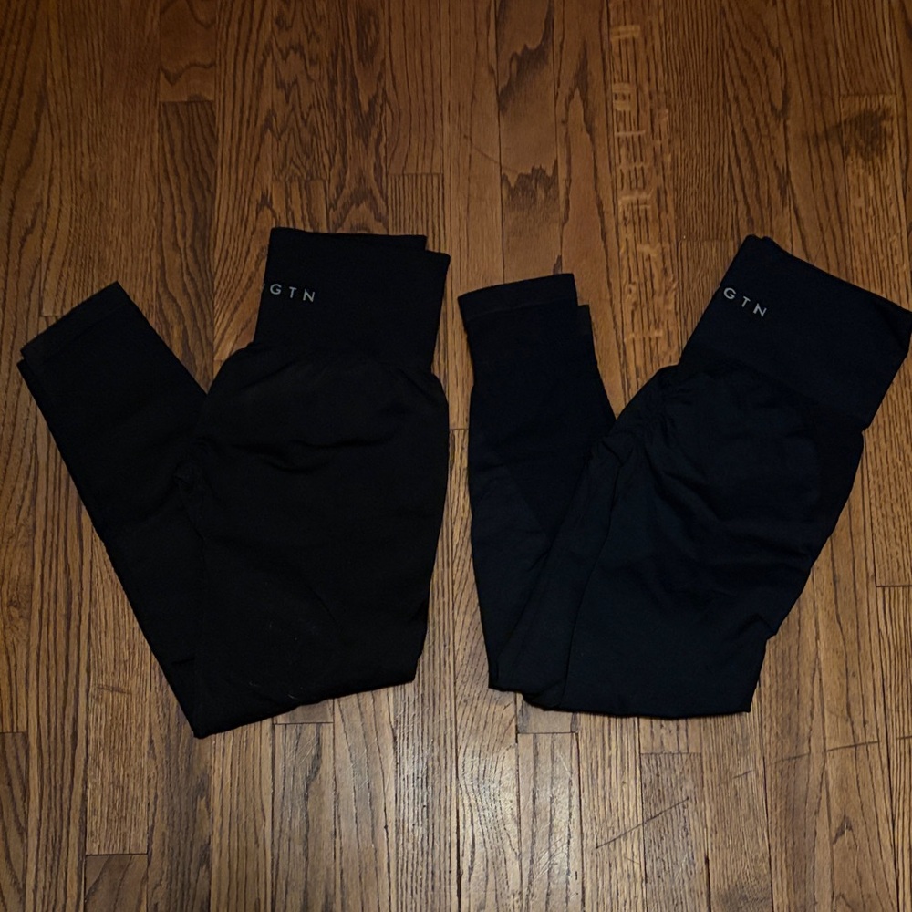 NVGTN Black Solid Seamless & Scrunch Butt seamless leggings Sz M 🖤